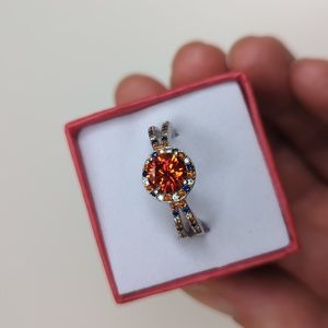 Fragrant Jewels Size 9 Ring Patriotic Round Red Crystal NWOT